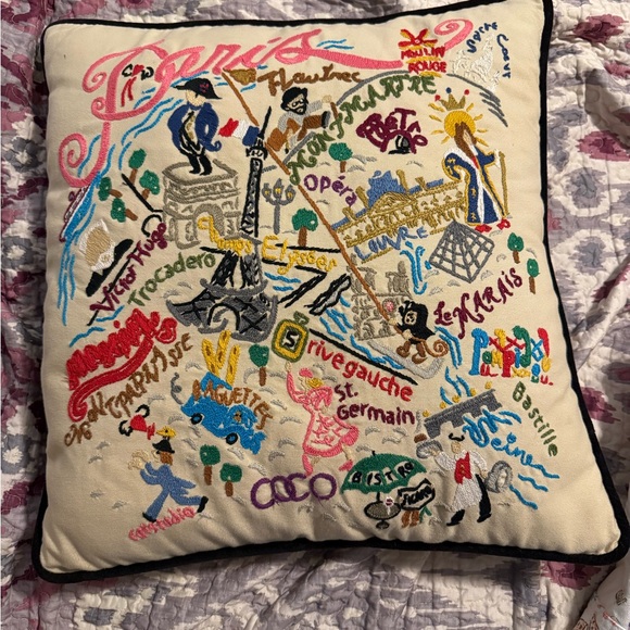 Catstudio Paris hand embroidered pillow - Picture 1 of 6